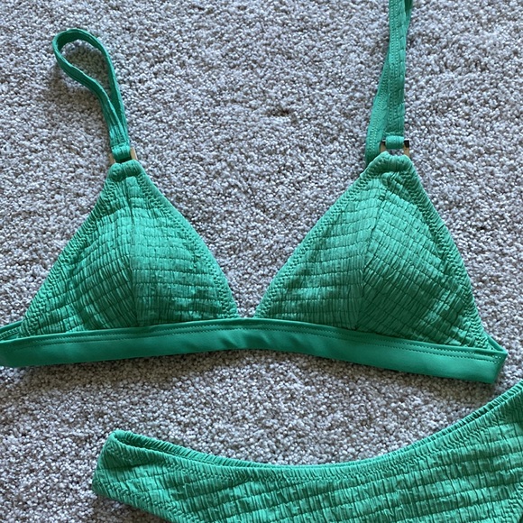 Green Bikini - Picture 2 of 7